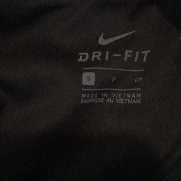 Nike women’s dry fit shorts with liner. Small - Picture 4 of 7